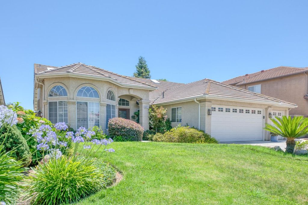 1671 E Granada Avenue, Fresno, CA 93720