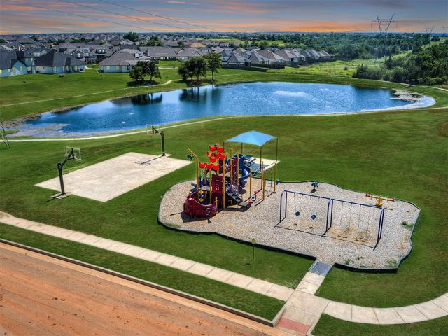 8213 NW 152nd Street, Edmond, OK 73013