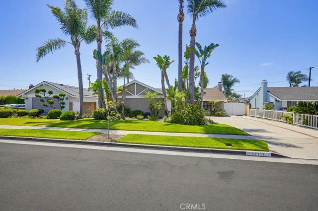 17711 Edwards, Huntington Beach, CA 92647