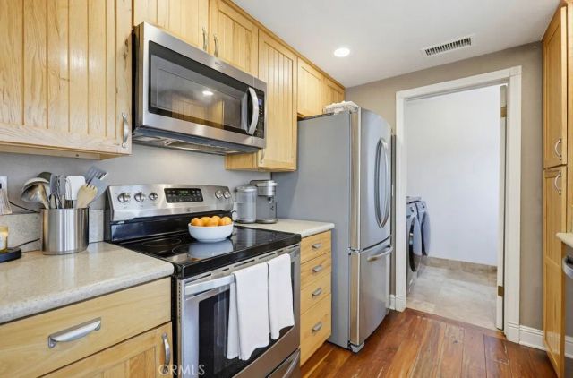 17711 Edwards, Huntington Beach, CA 92647