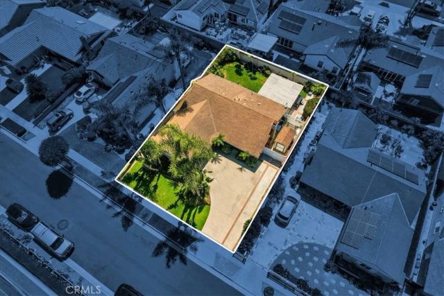 17711 Edwards, Huntington Beach, CA 92647