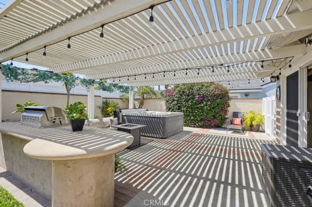 17711 Edwards, Huntington Beach, CA 92647