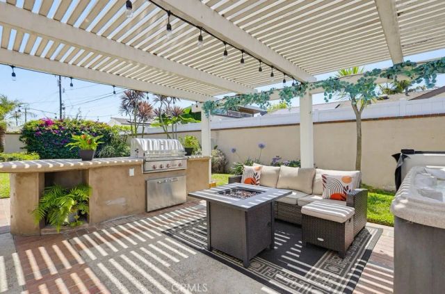 17711 Edwards, Huntington Beach, CA 92647