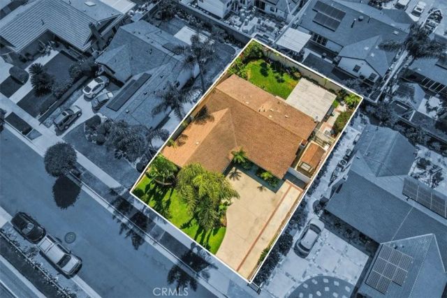 17711 Edwards, Huntington Beach, CA 92647