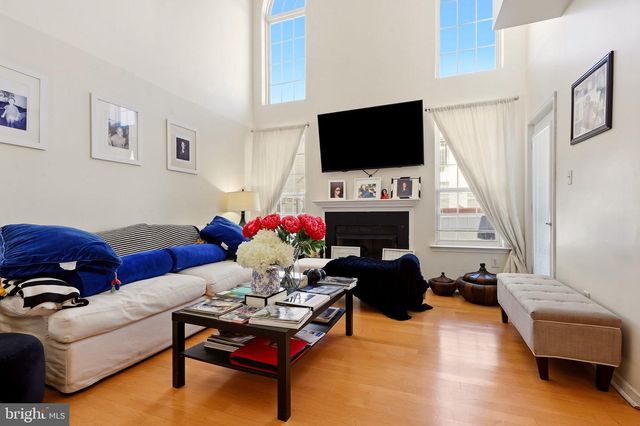 65 THREADLEAF TER, Burlington, NJ 08016