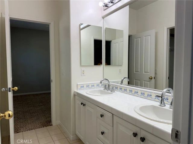 6 Napa, Irvine, CA 92602