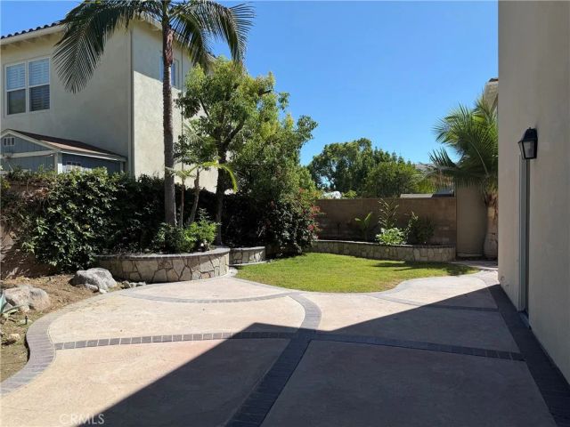 6 Napa, Irvine, CA 92602