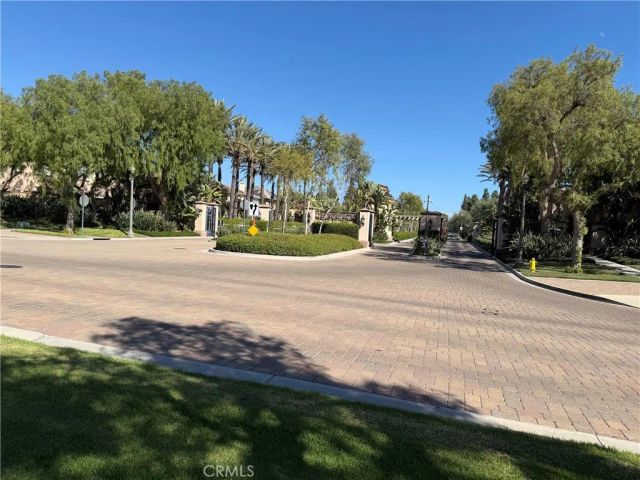 6 Napa, Irvine, CA 92602