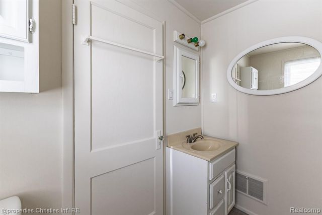 8056 Dawn Drive, Sterling Heights, MI 48314