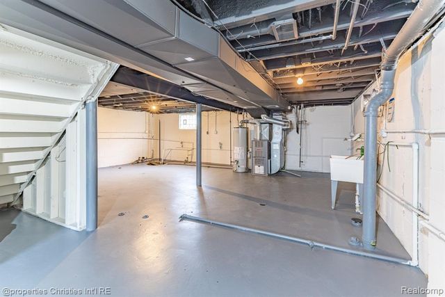 8056 Dawn Drive, Sterling Heights, MI 48314