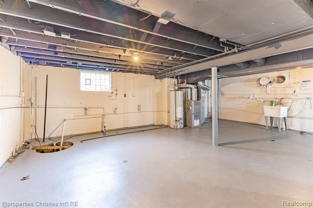 8056 Dawn Drive, Sterling Heights, MI 48314