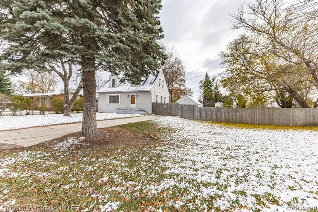 8056 Dawn Drive, Sterling Heights, MI 48314