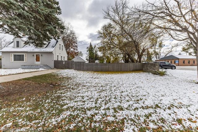 8056 Dawn Drive, Sterling Heights, MI 48314