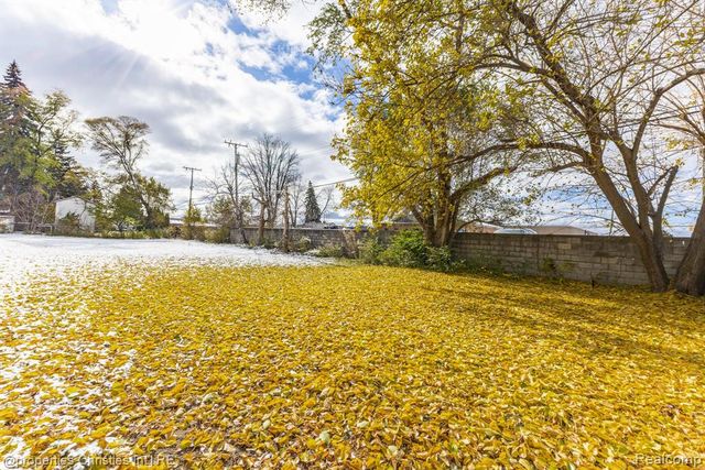 8056 Dawn Drive, Sterling Heights, MI 48314