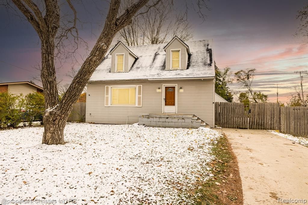 8056 Dawn Drive, Sterling Heights, MI 48314