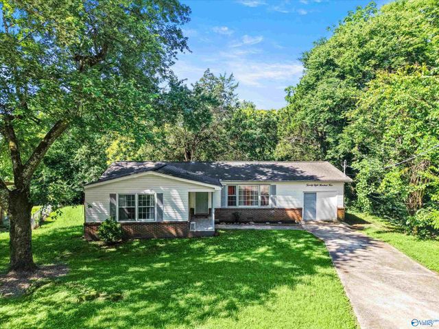 2804 Coosa Circle, Huntsville, AL 35810