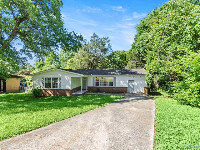 2804 Coosa Circle, Huntsville, AL 35810