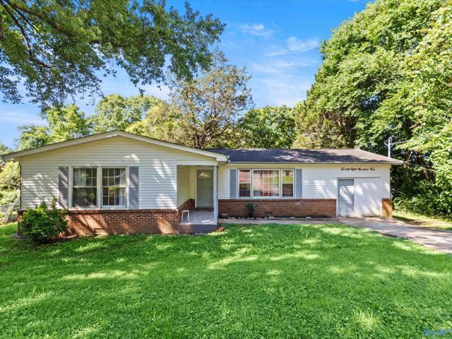 2804 Coosa Circle, Huntsville, AL 35810