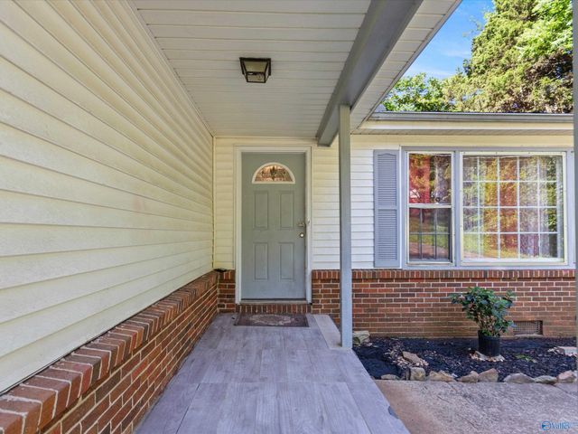 2804 Coosa Circle, Huntsville, AL 35810
