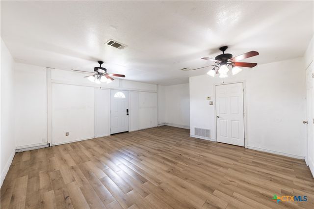 206 Stoneham Lane, Killeen, TX 76542