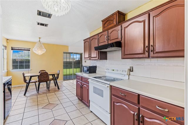 206 Stoneham Lane, Killeen, TX 76542