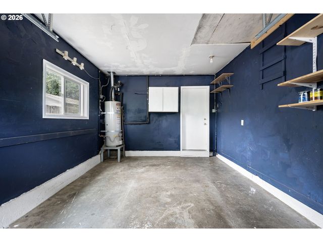 940 W N St, Springfield, OR 97477