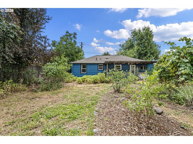 940 W N St, Springfield, OR 97477