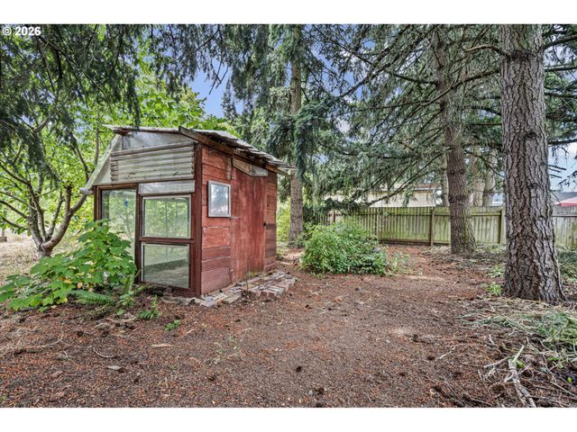 940 W N St, Springfield, OR 97477