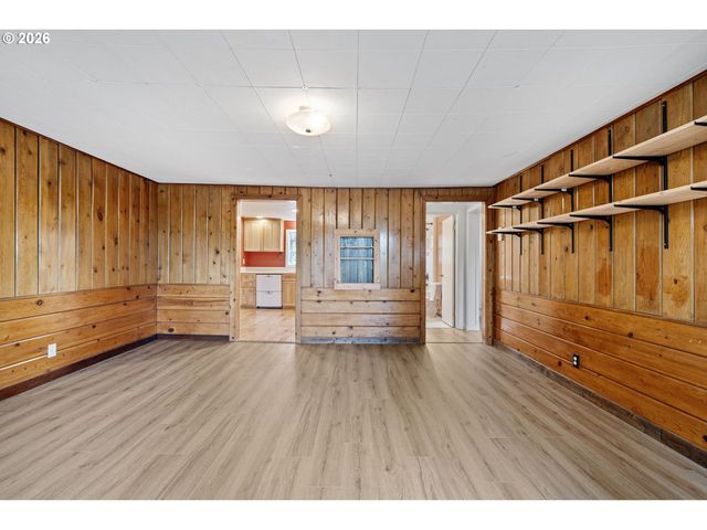 940 W N St, Springfield, OR 97477