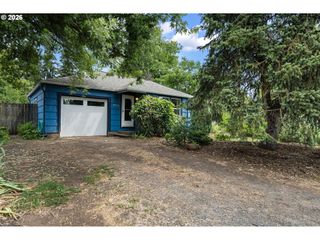 940 W N St, Springfield, OR 97477