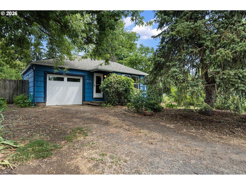 940 W N St, Springfield, OR 97477