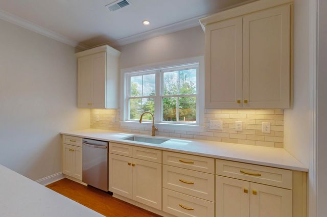 302 Kings Cove Court NW, Cleveland, TN 37312