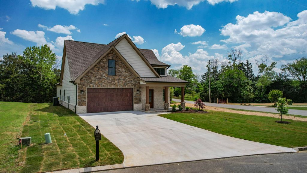 302 Kings Cove Court NW, Cleveland, TN 37312