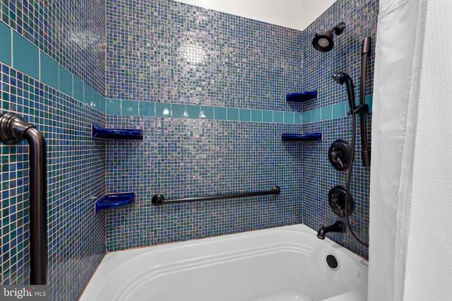 1211 BOLTON ST, Baltimore, MD 21217