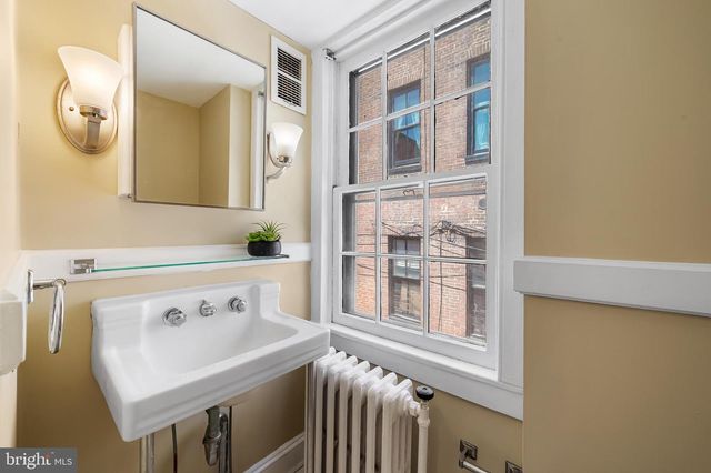 1211 BOLTON ST, Baltimore, MD 21217