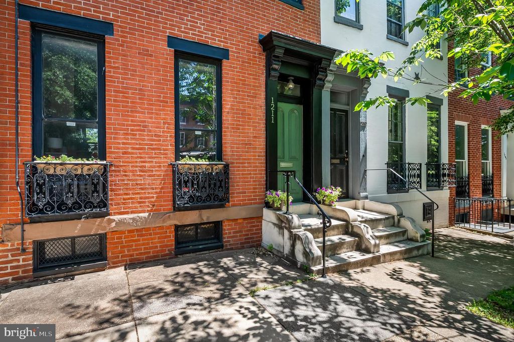 Image 1 of property listing at 1211 BOLTON ST, Baltimore, MD 21217