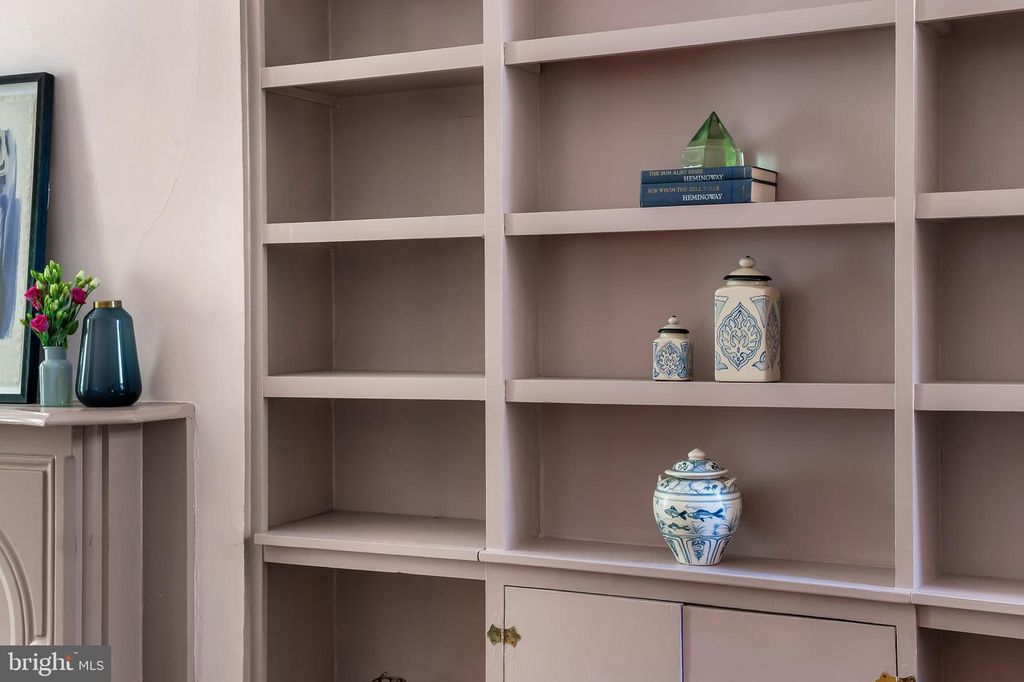 Image 10 of property listing at 1211 BOLTON ST, Baltimore, MD 21217