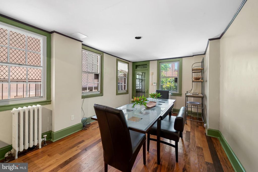 Image 32 of property listing at 1211 BOLTON ST, Baltimore, MD 21217