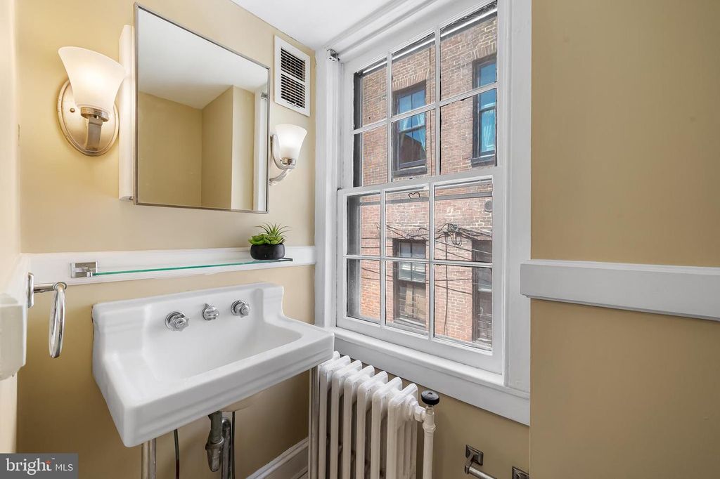 Image 53 of property listing at 1211 BOLTON ST, Baltimore, MD 21217