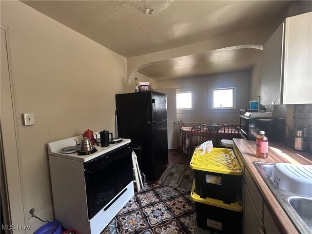 397 Cole Avenue, Akron, OH 44301