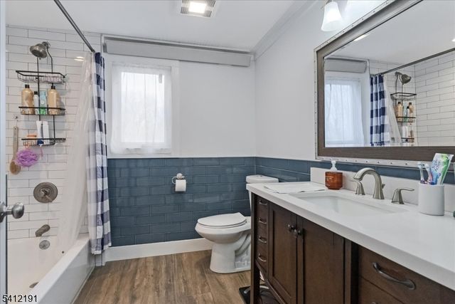 118 Broad St, Pompton Lakes Boro, NJ 07442