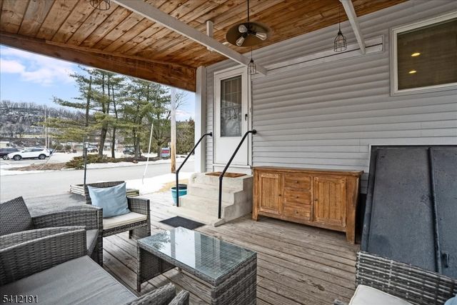 118 Broad St, Pompton Lakes Boro, NJ 07442