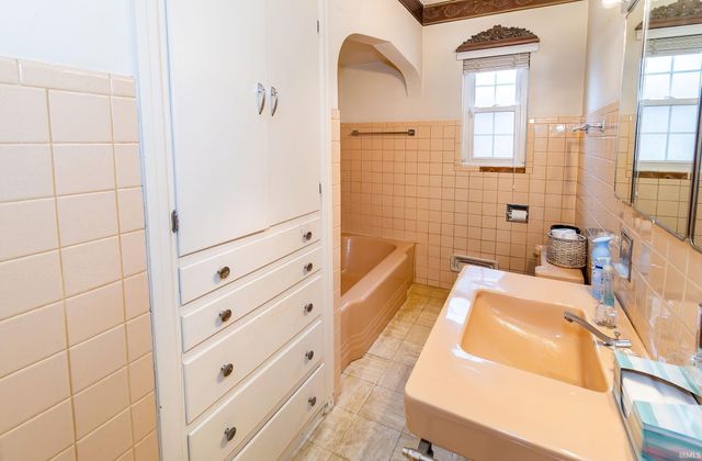 5113 Stringtown Road, Evansville, IN 47711