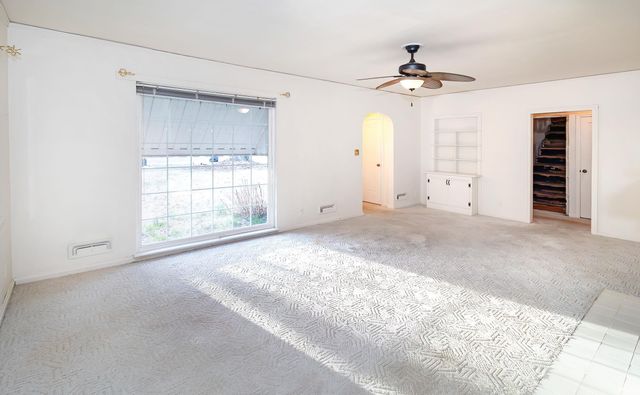 5113 Stringtown Road, Evansville, IN 47711