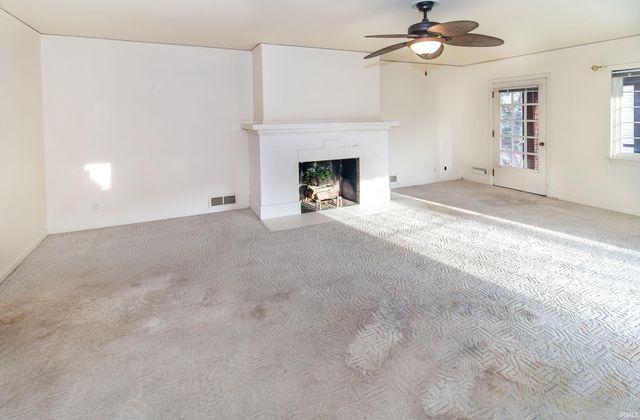 5113 Stringtown Road, Evansville, IN 47711