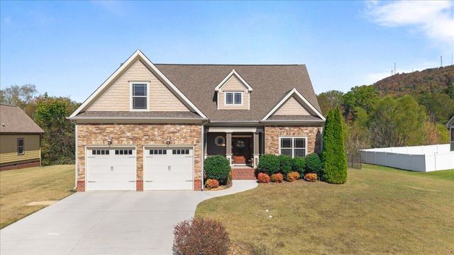 8859 Seven Lakes Drive, Ooltewah, TN 37363