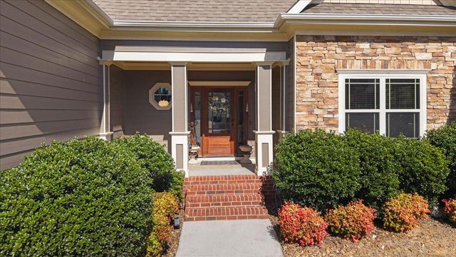 8859 Seven Lakes Drive, Ooltewah, TN 37363