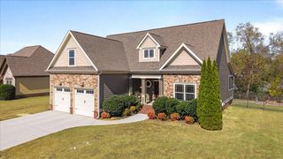 8859 Seven Lakes Drive, Ooltewah, TN 37363