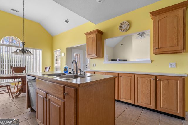 612 Industrial Pk Drive, Baxley, GA 31513