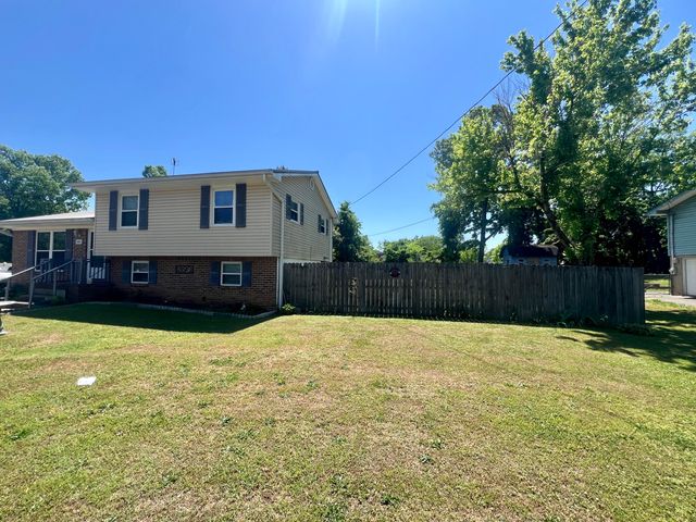 583 Pinewood Circle, Fort Oglethorpe, GA 30742